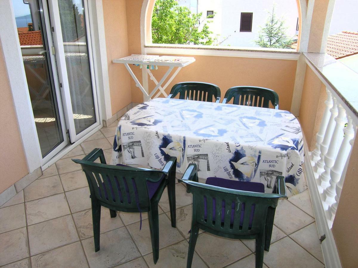 Appartamento Apartman Juric Krk Town Esterno foto
