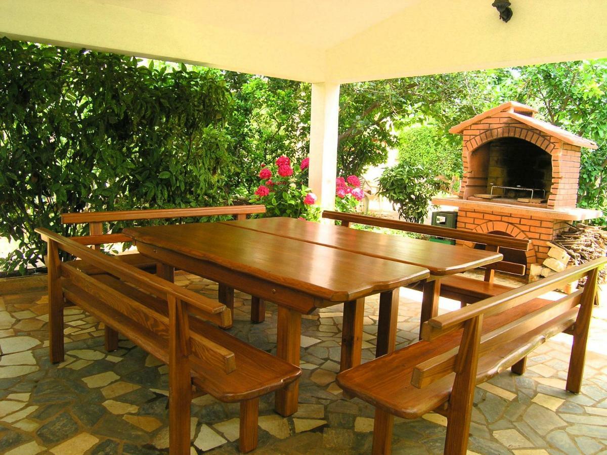 Appartamento Apartman Juric Krk Town Esterno foto