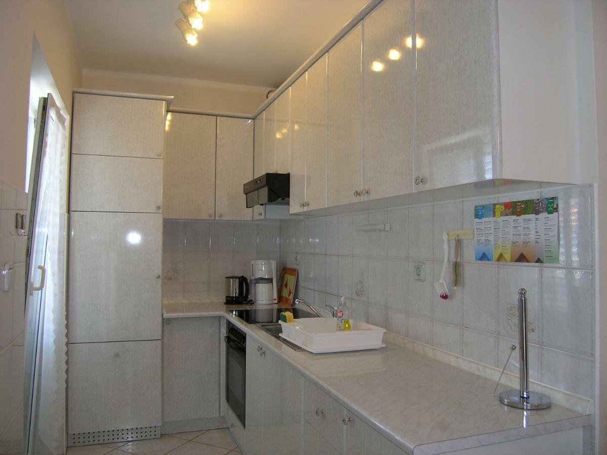 Appartamento Apartman Juric Krk Town Esterno foto