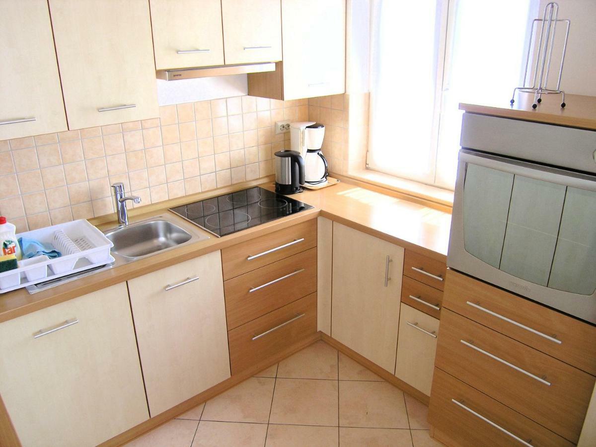 Appartamento Apartman Juric Krk Town Esterno foto