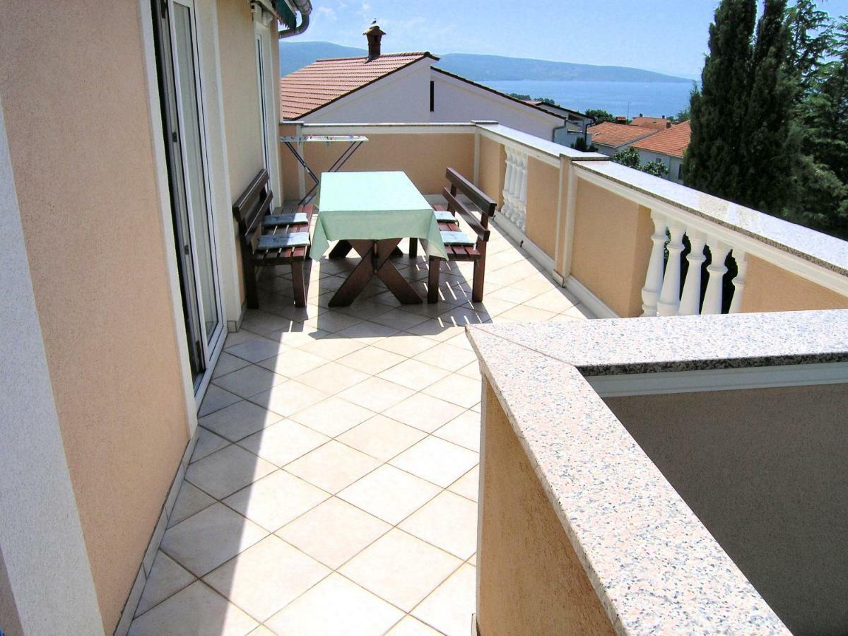 Appartamento Apartman Juric Krk Town Esterno foto
