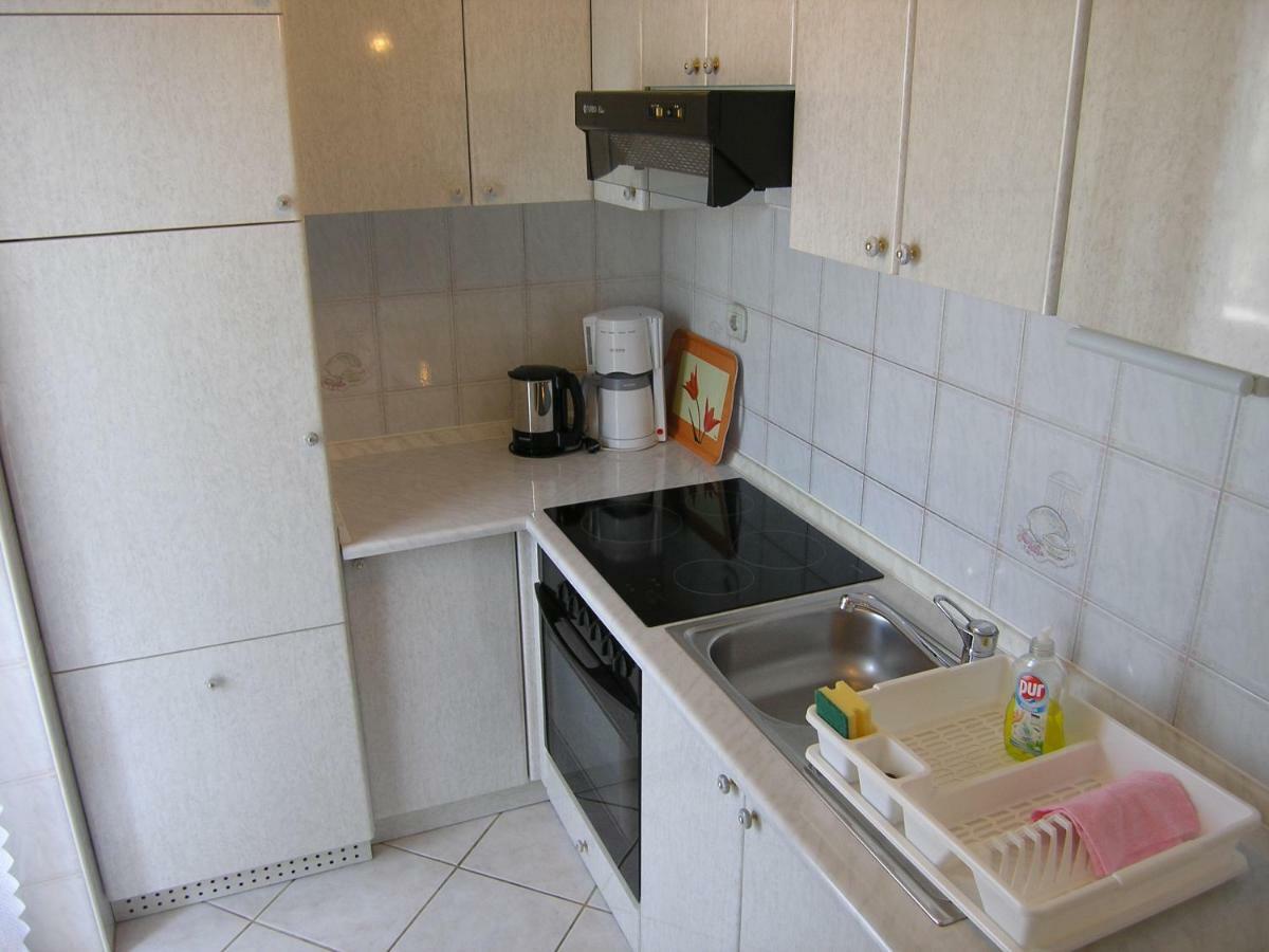 Appartamento Apartman Juric Krk Town Esterno foto