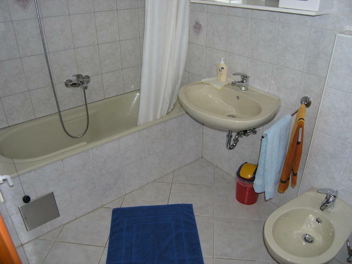 Appartamento Apartman Juric Krk Town Esterno foto