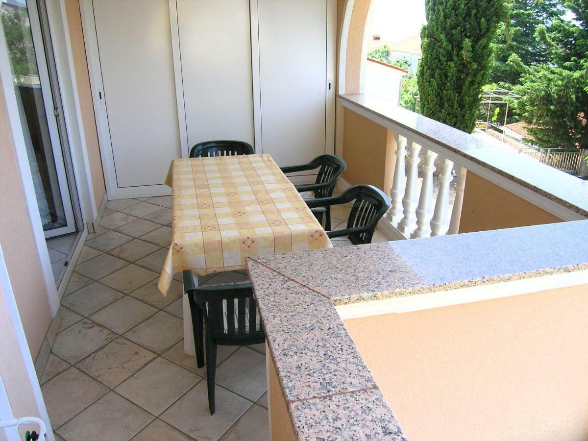 Appartamento Apartman Juric Krk Town Esterno foto
